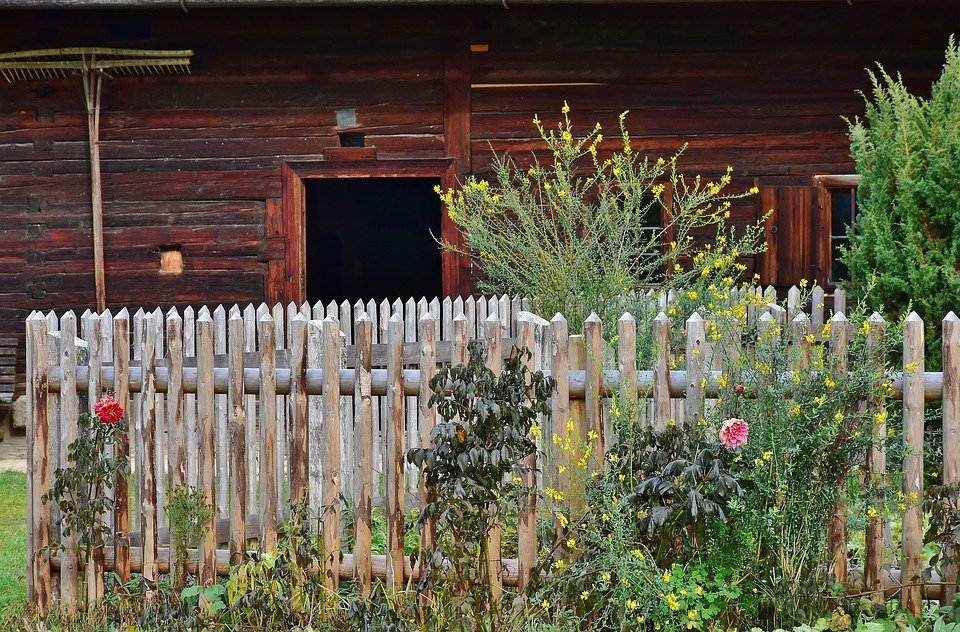 fenced-cottage-garden.jpg